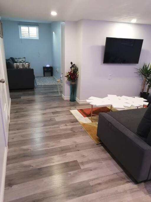 ハミルトンCozy Nest Basement Unitアパートメント エクステリア 写真